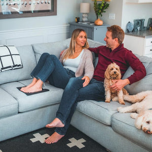 Couple on couch with dogs, MATO_54724f4b