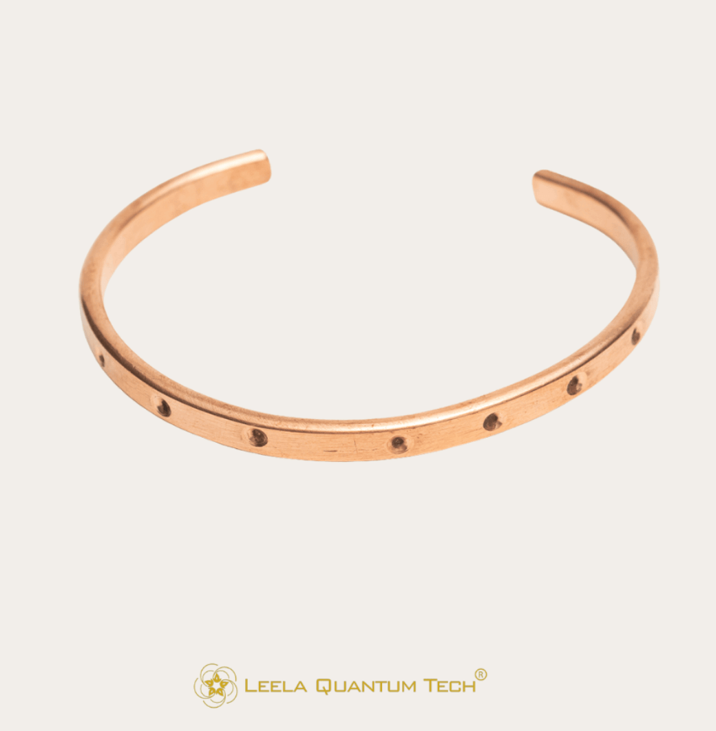 Rose gold bracelet with dot details - Screenshot Dec 18, 2025